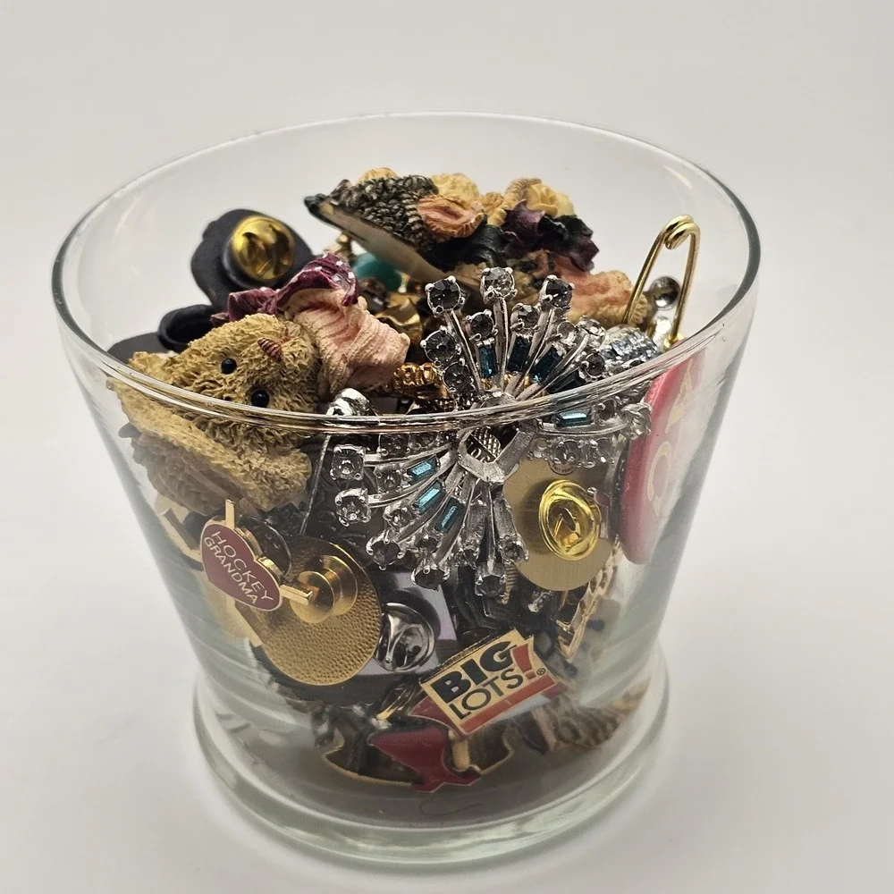 Lot Of Pins And Brooches Vintage To Modern. Wear, Craft, Repair 1.25 Lbs